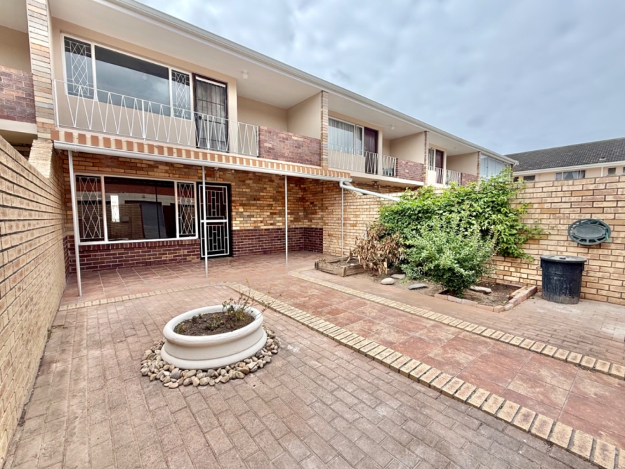 2 Bedroom Property for Sale in Kabega Park Eastern Cape